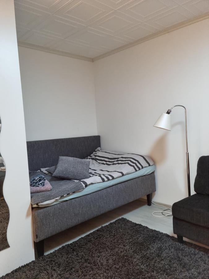 Kompakti Yksioe Numero 3 Pienkerrostalossa Apartment *