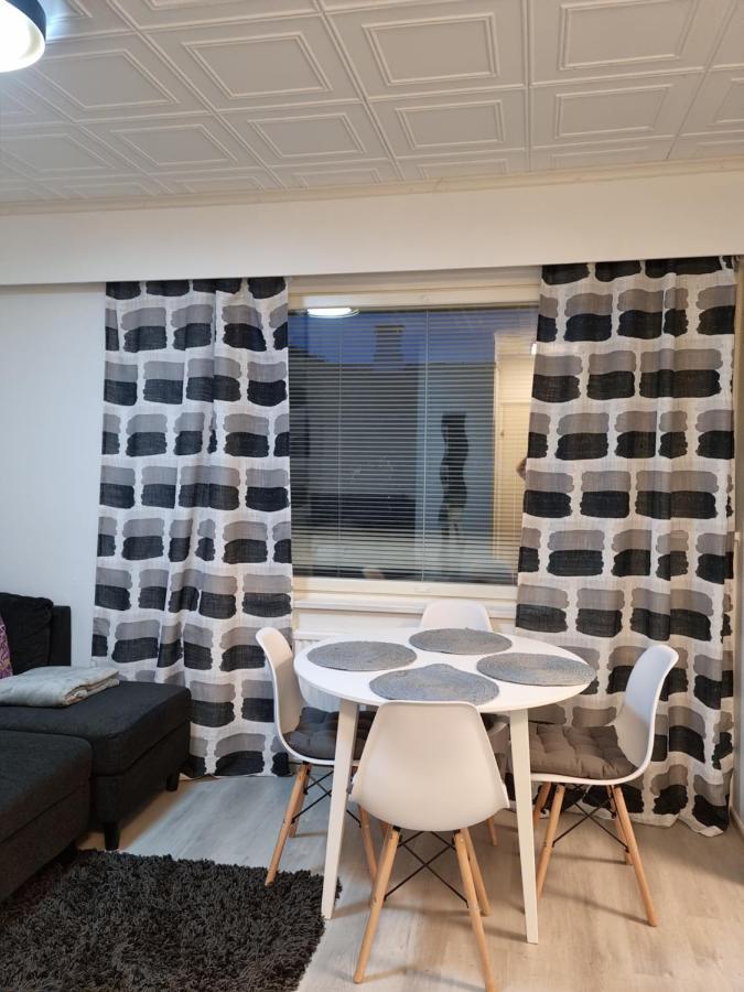 Kompakti Yksioe Numero 3 Pienkerrostalossa Pori