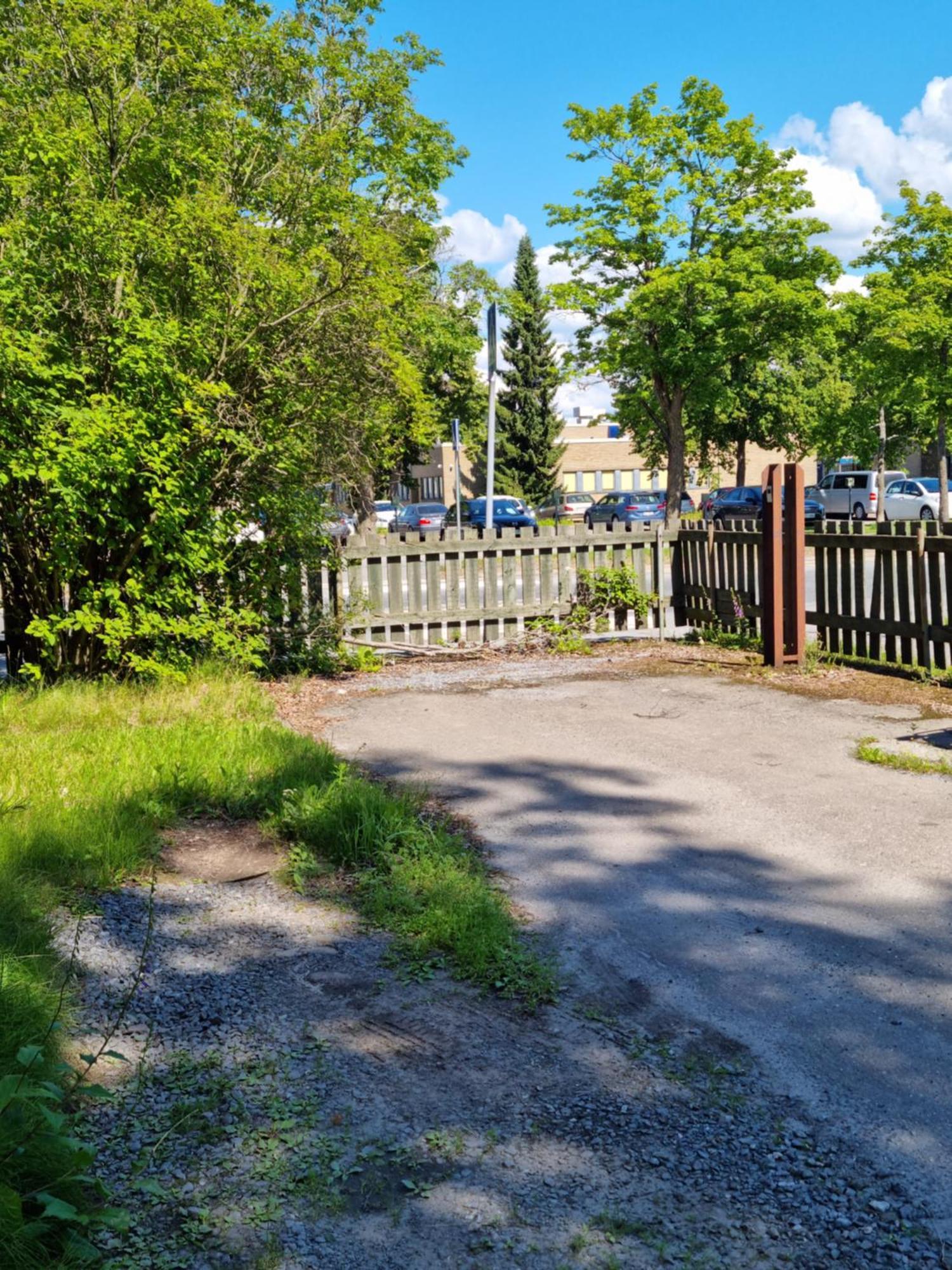 Kompakti Yksioe Numero 3 Pienkerrostalossa Appartement
